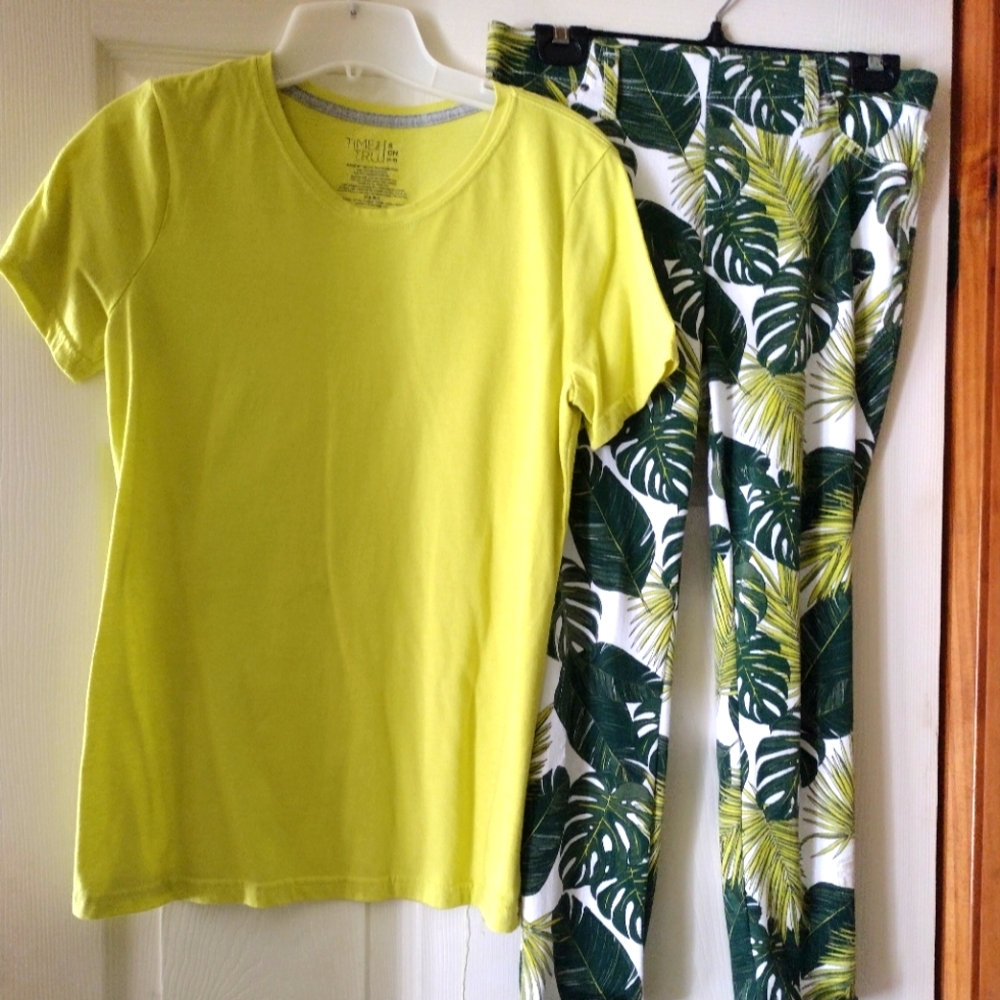 Tru Time T-shirt & Capri Pants